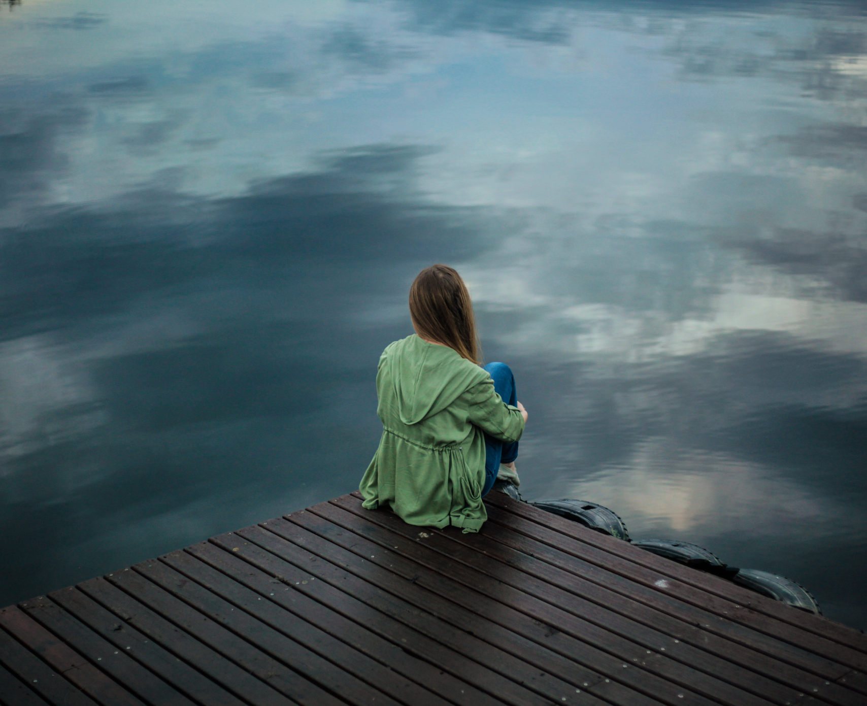 Discover September stress management tips to reclaim calm as routines return. Learn to spot stress signals, set boundaries, and build restorative habits.